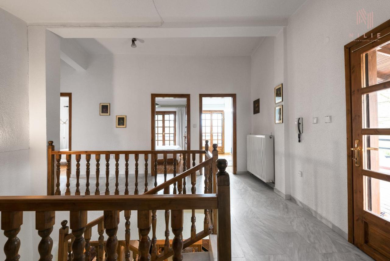 Classico, Nilie Hospitality Mgmt Foustani Bagian luar foto