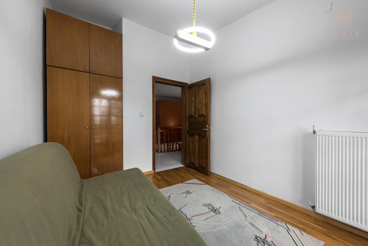 Classico, Nilie Hospitality Mgmt Foustani Bagian luar foto