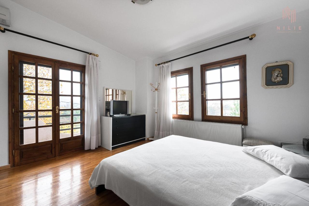Classico, Nilie Hospitality Mgmt Foustani Bagian luar foto